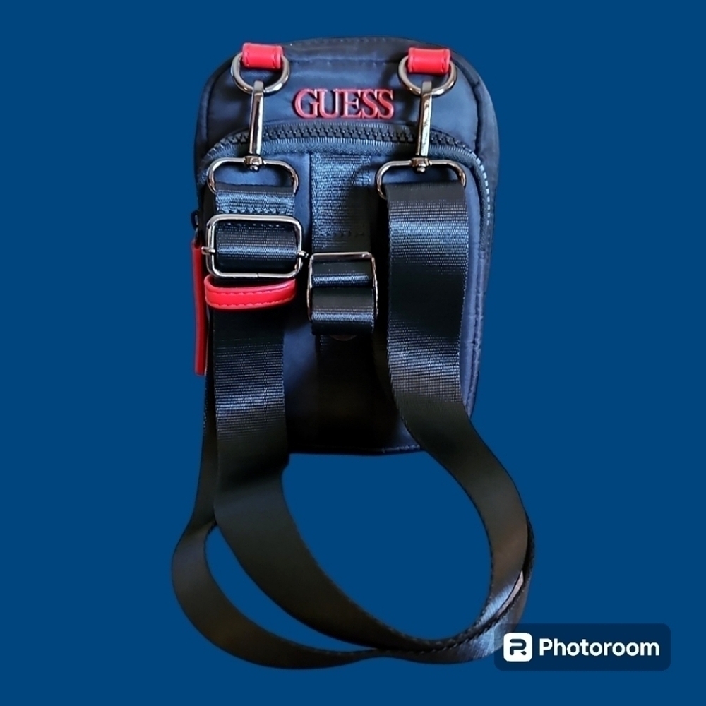 GUESS Black Unisex Crossbody Camera Style Bag
